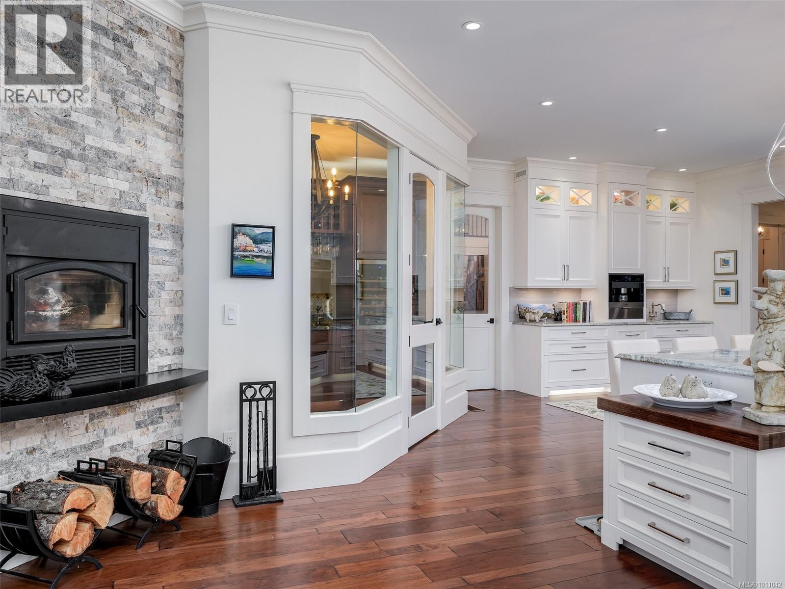  643 Southwood Drive, Highlands
