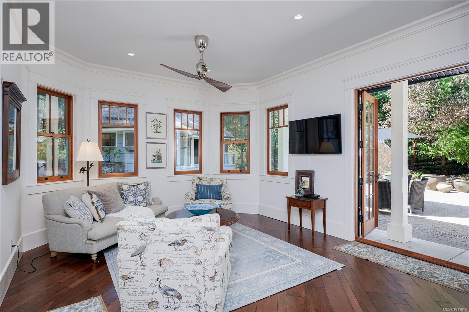  643 Southwood Drive, Highlands