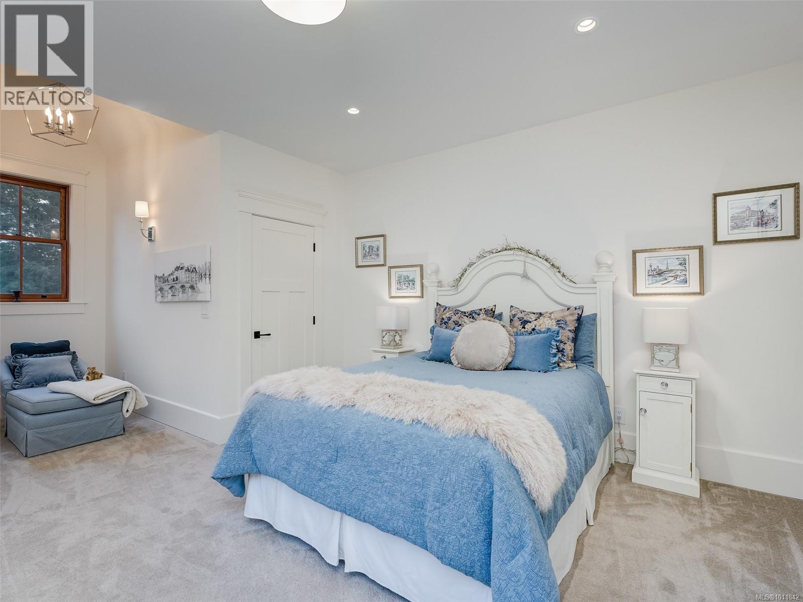  643 Southwood Drive, Highlands