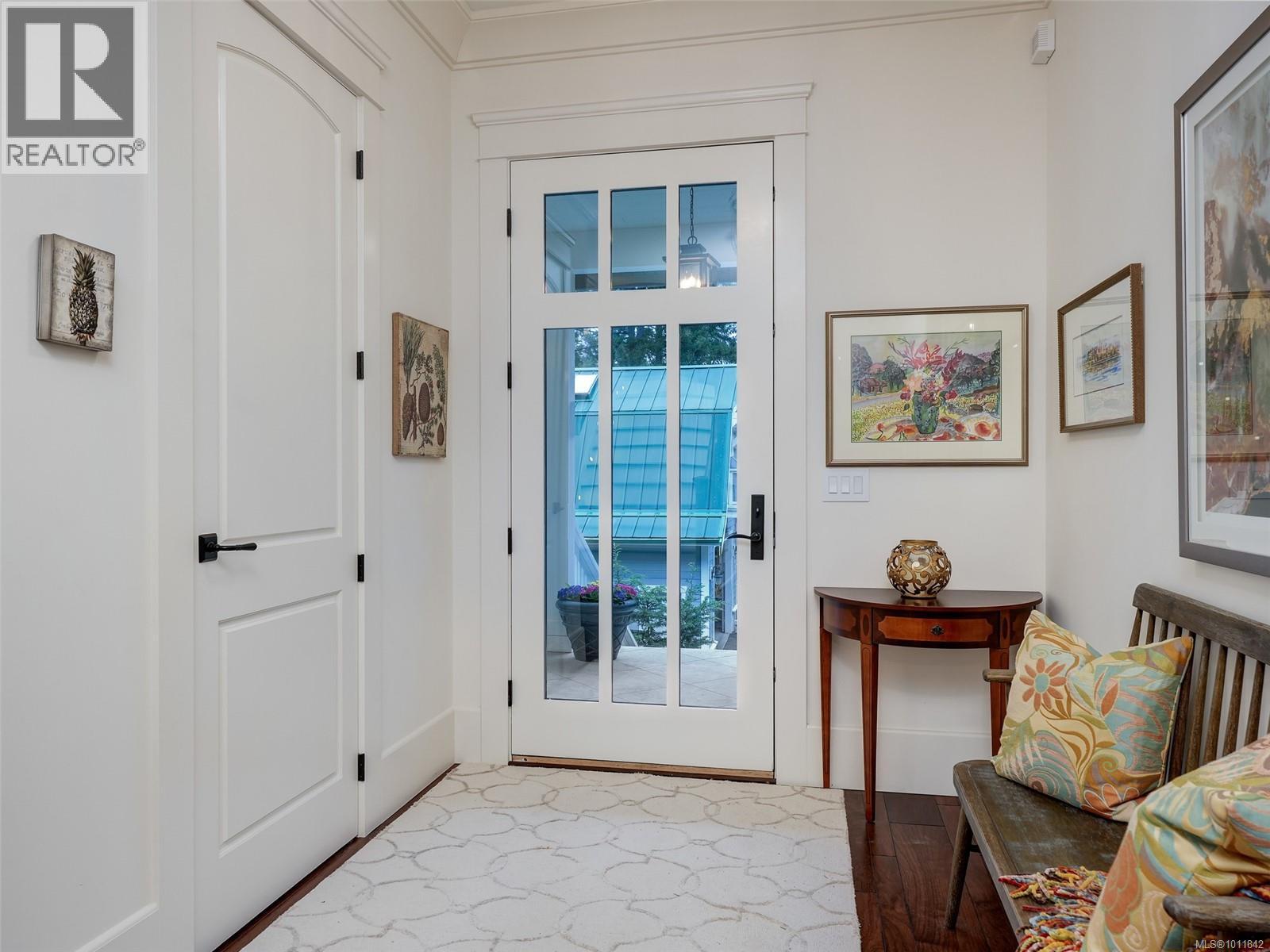 643 Southwood Drive, Highlands