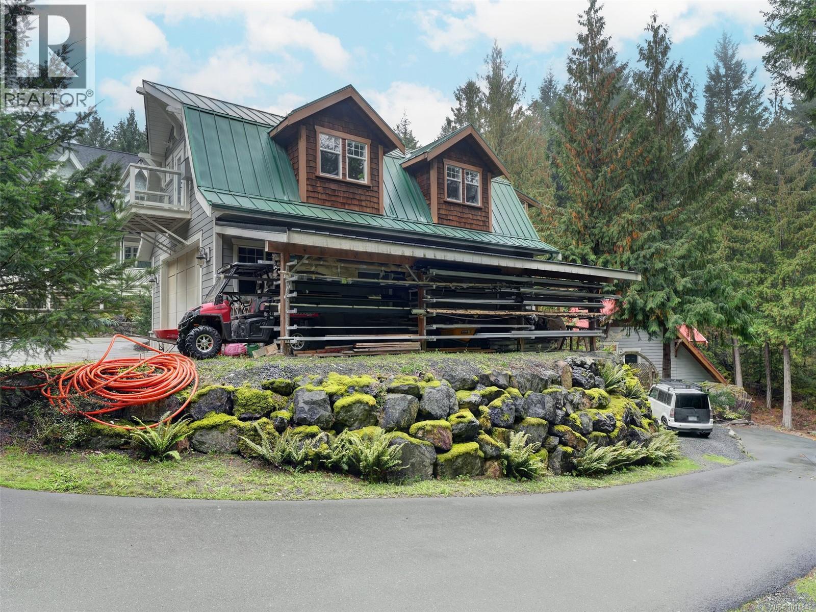 643 Southwood Drive, Highlands