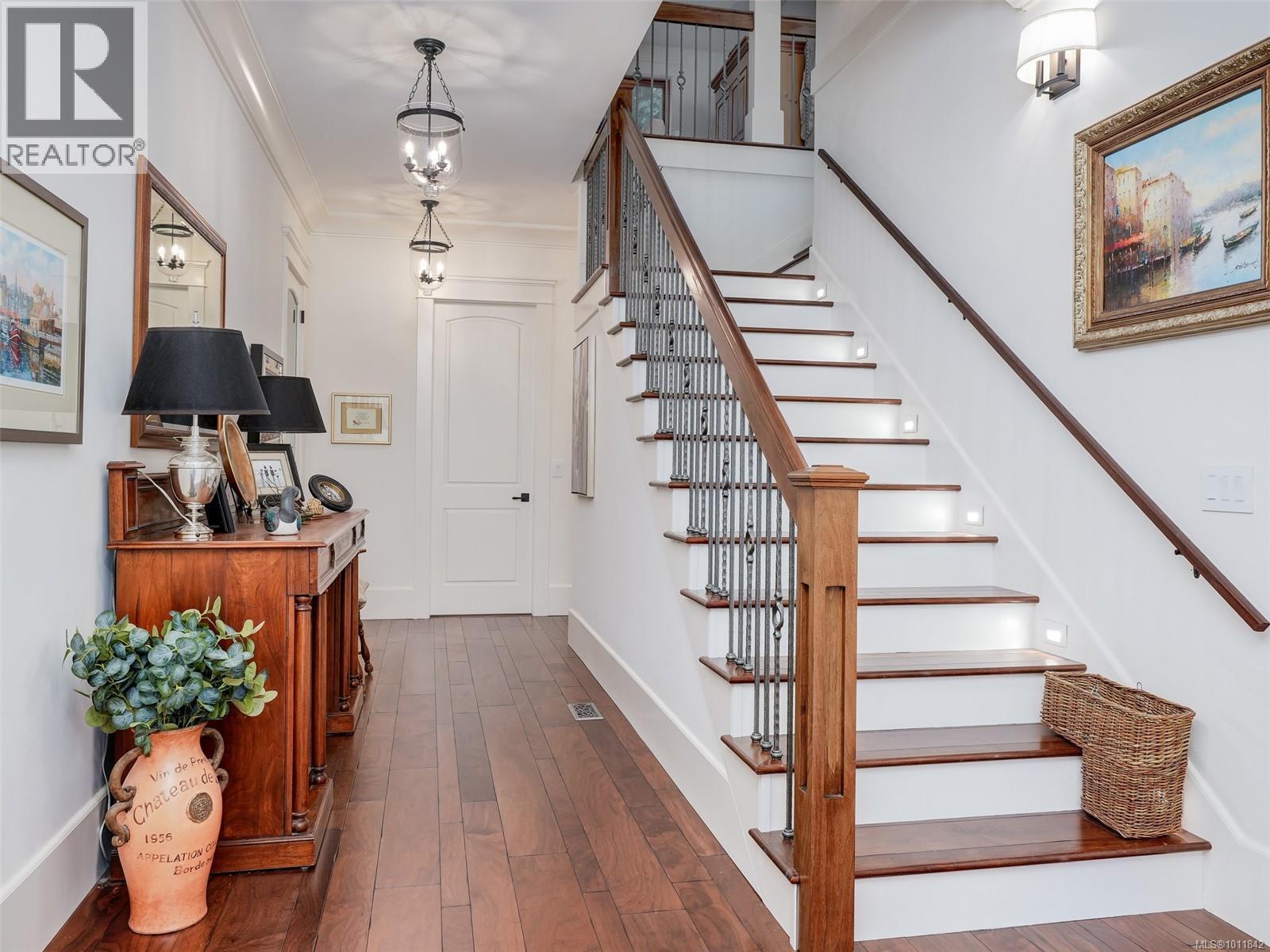  643 Southwood Drive, Highlands