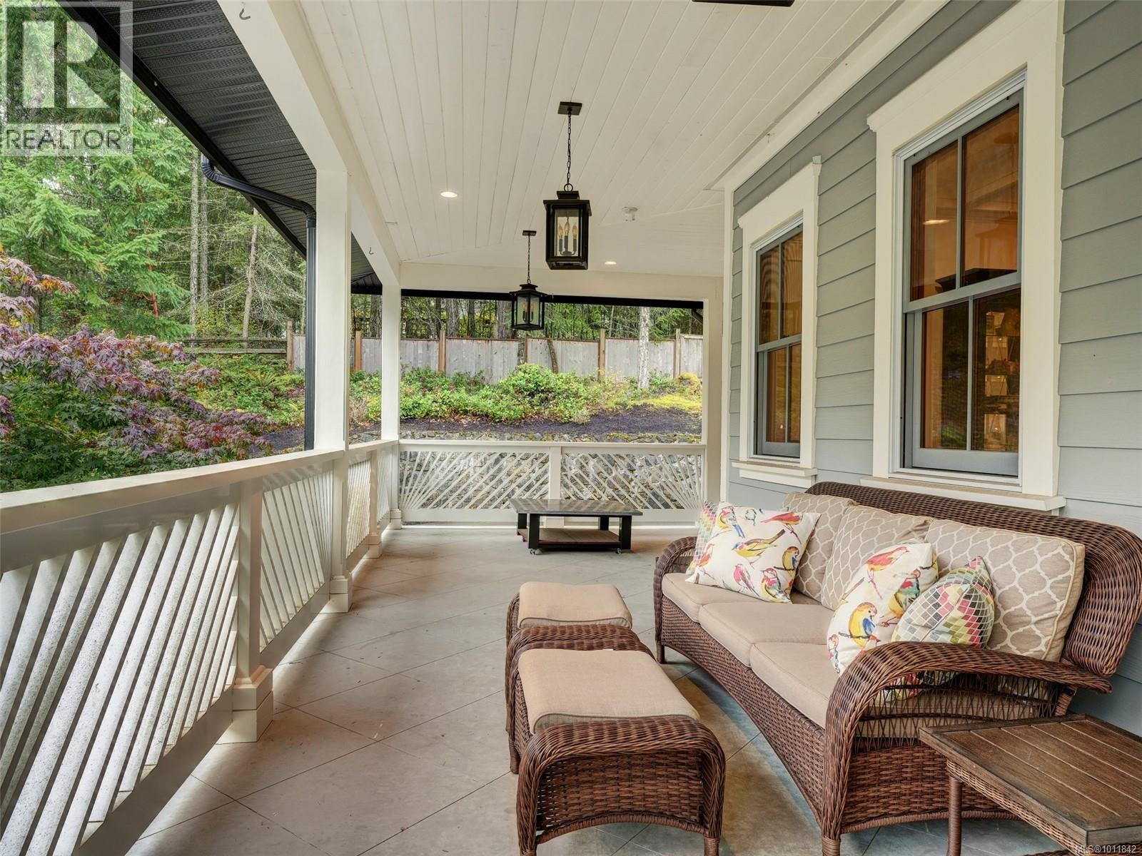  643 Southwood Drive, Highlands