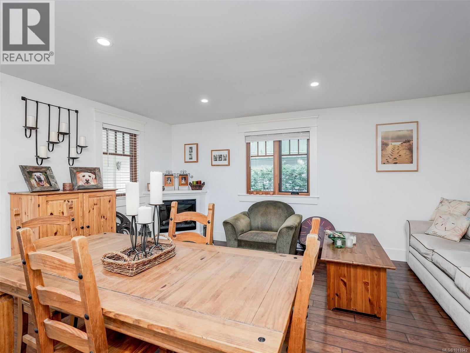  643 Southwood Drive, Highlands