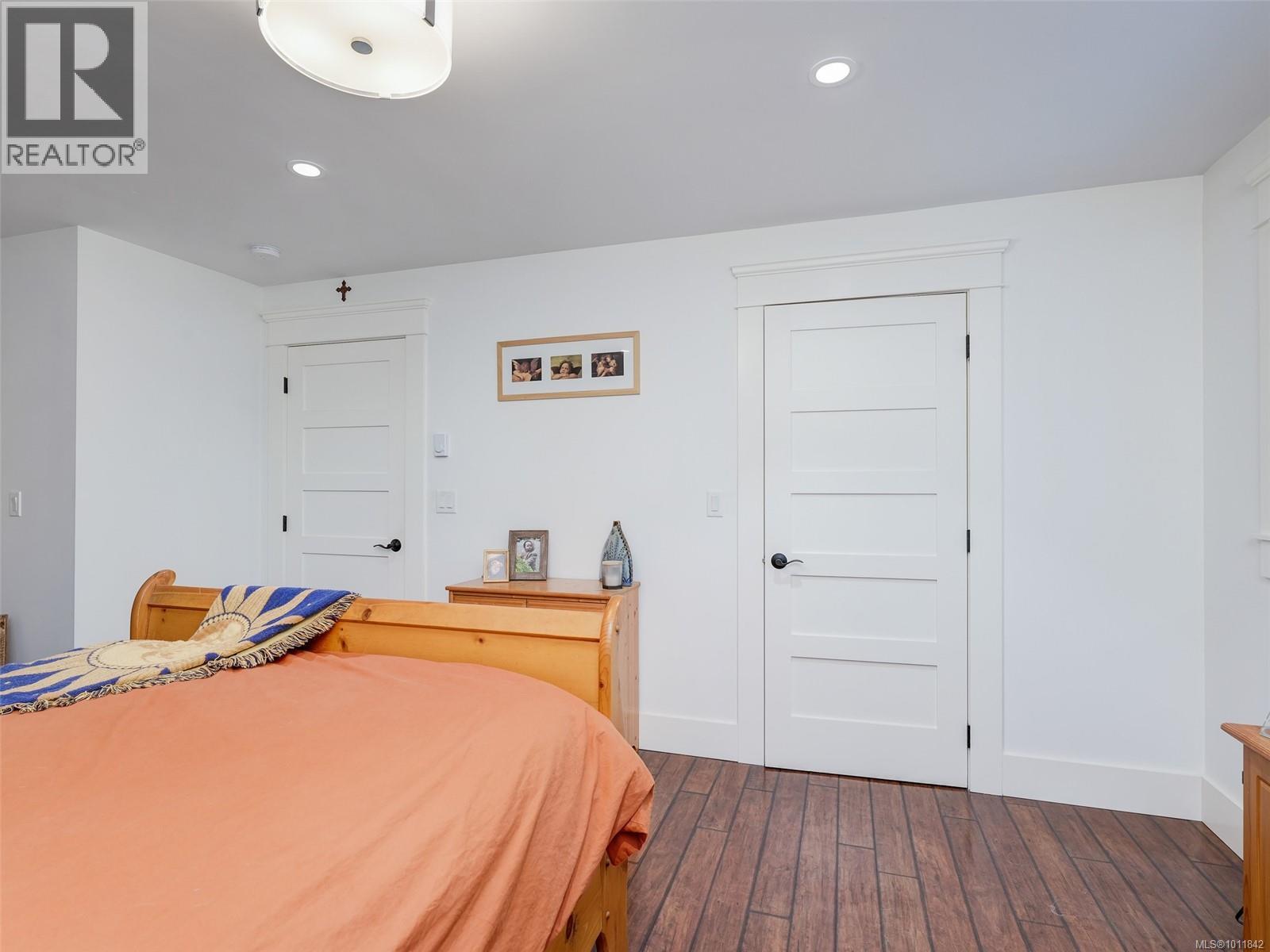  643 Southwood Drive, Highlands