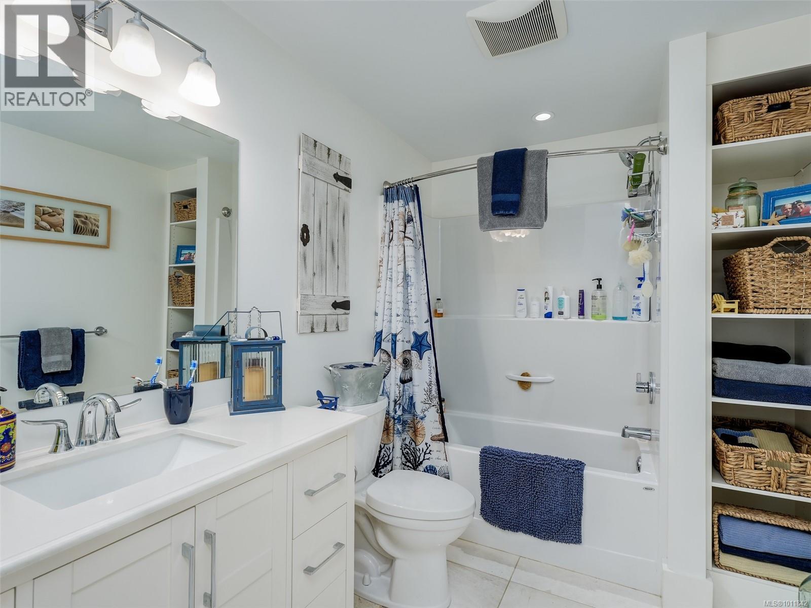  643 Southwood Drive, Highlands