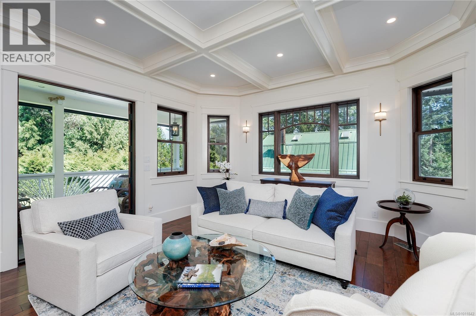  643 Southwood Drive, Highlands