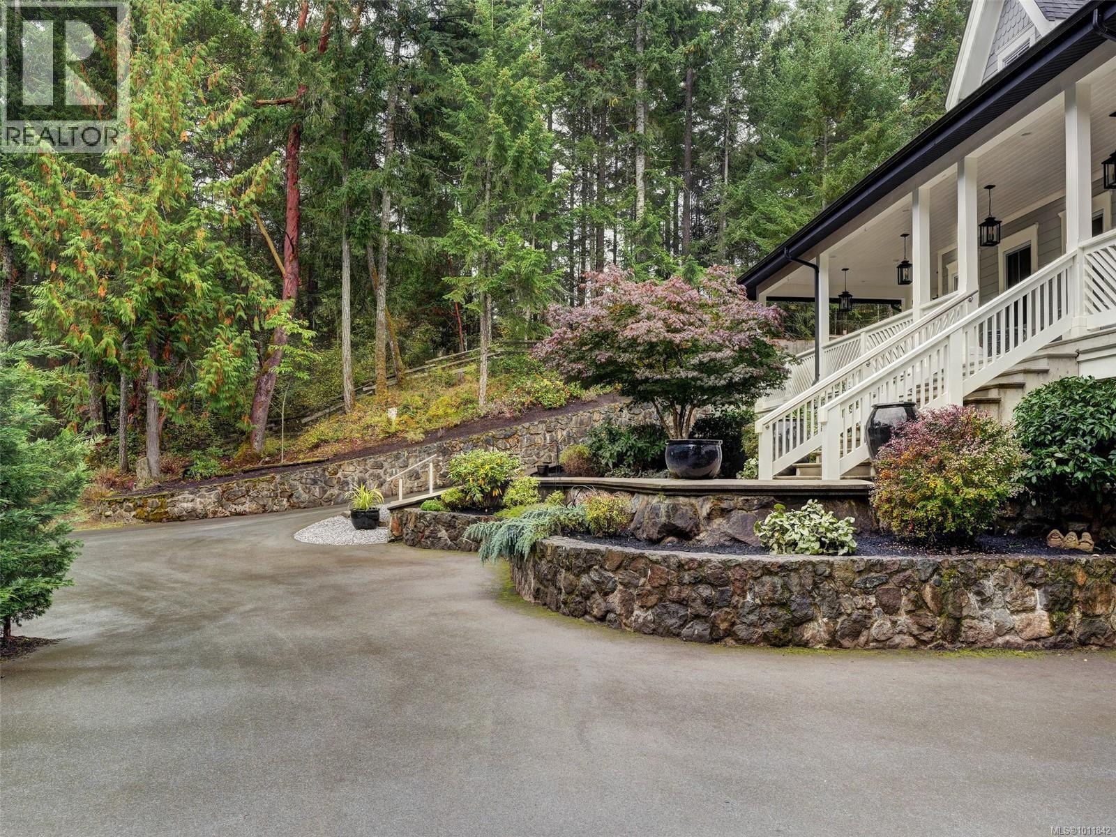  643 Southwood Drive, Highlands