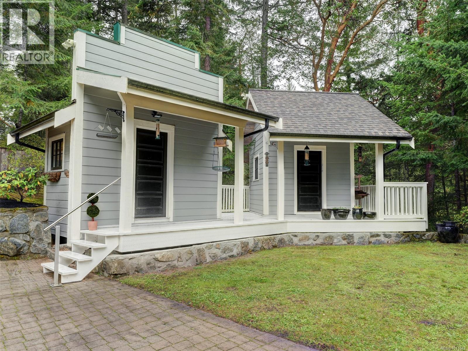  643 Southwood Drive, Highlands