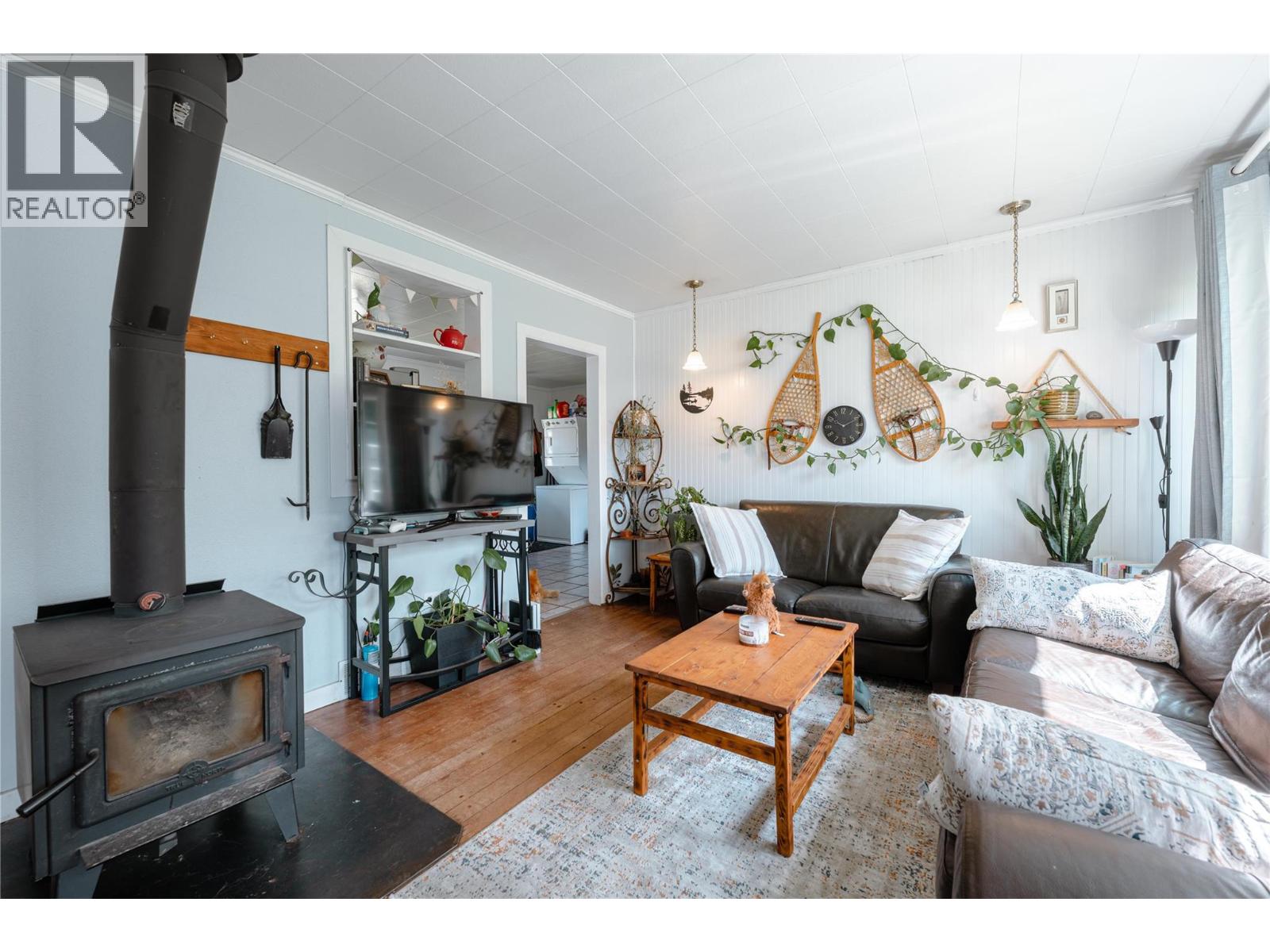600 Eighth Street E, Revelstoke