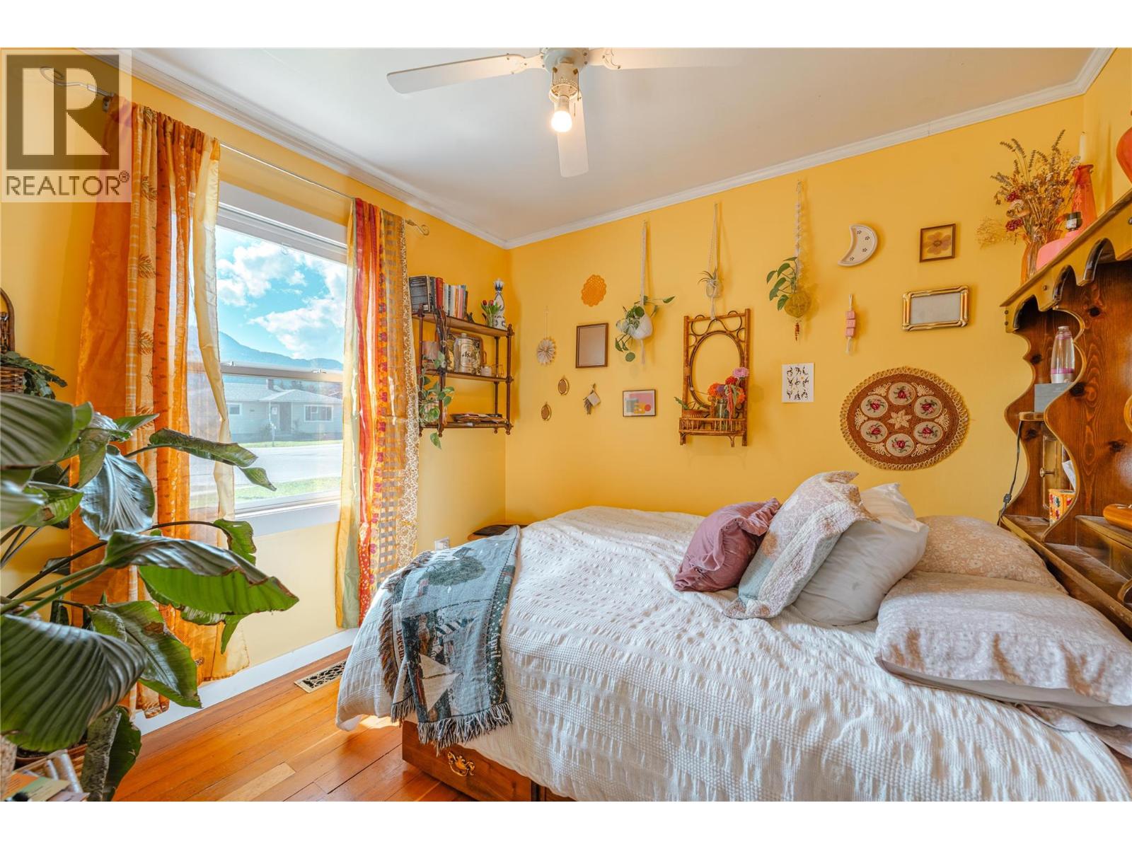 600 Eighth Street E, Revelstoke