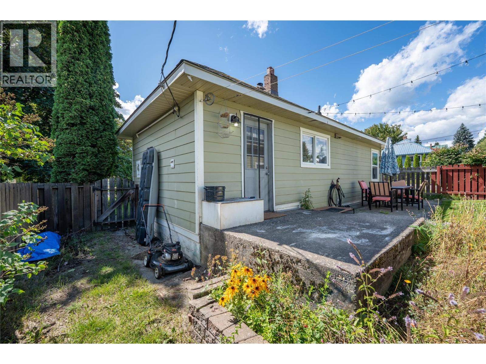 600 Eighth Street E, Revelstoke