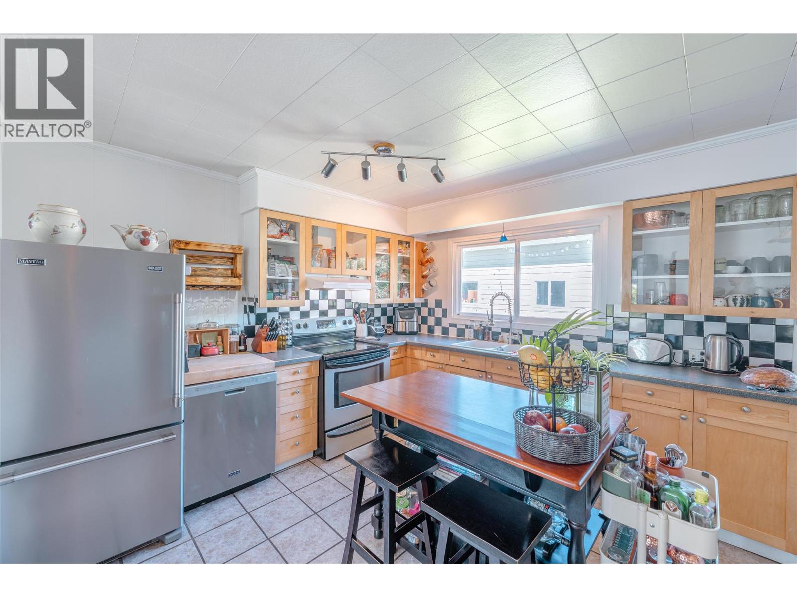 600 Eighth Street E, Revelstoke