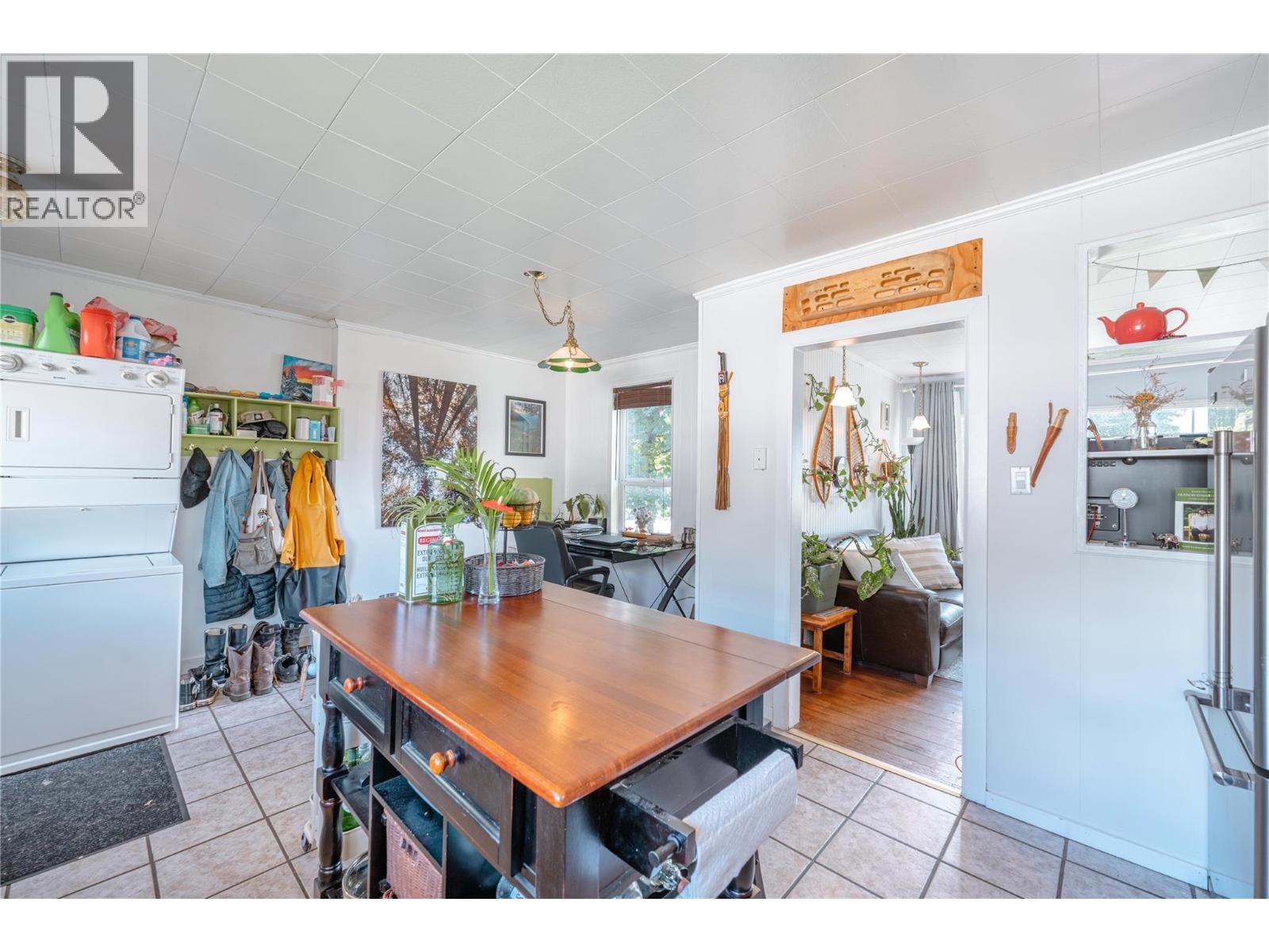 600 Eighth Street E, Revelstoke