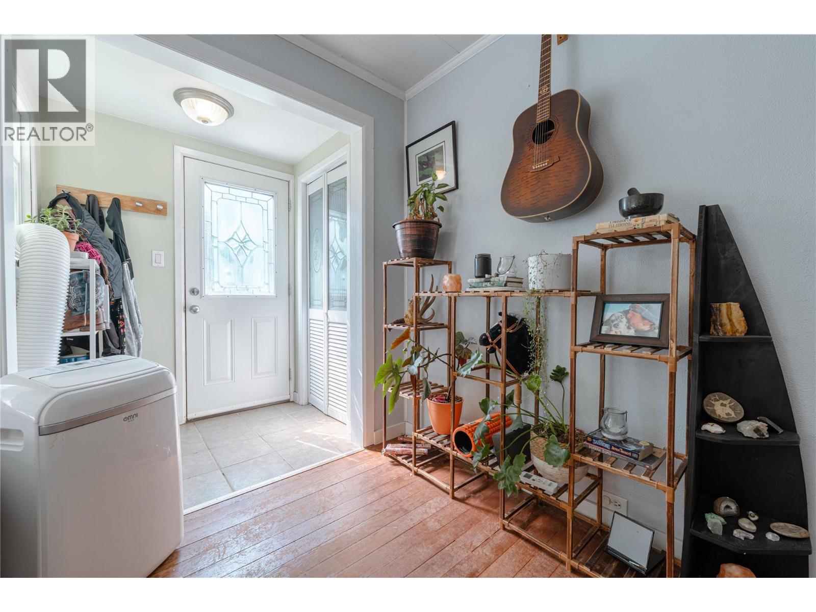 600 Eighth Street E, Revelstoke