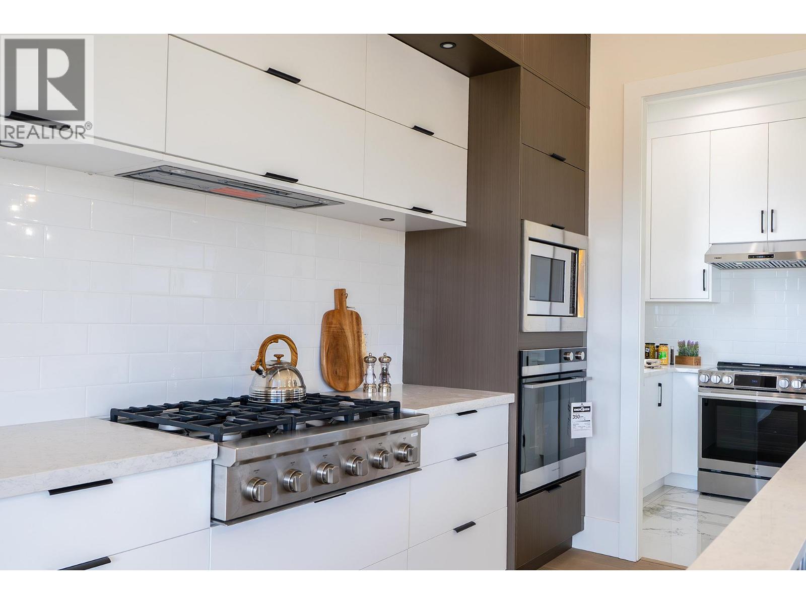 Photo 10 of 718 Carnoustie Drive, Kelowna BC
