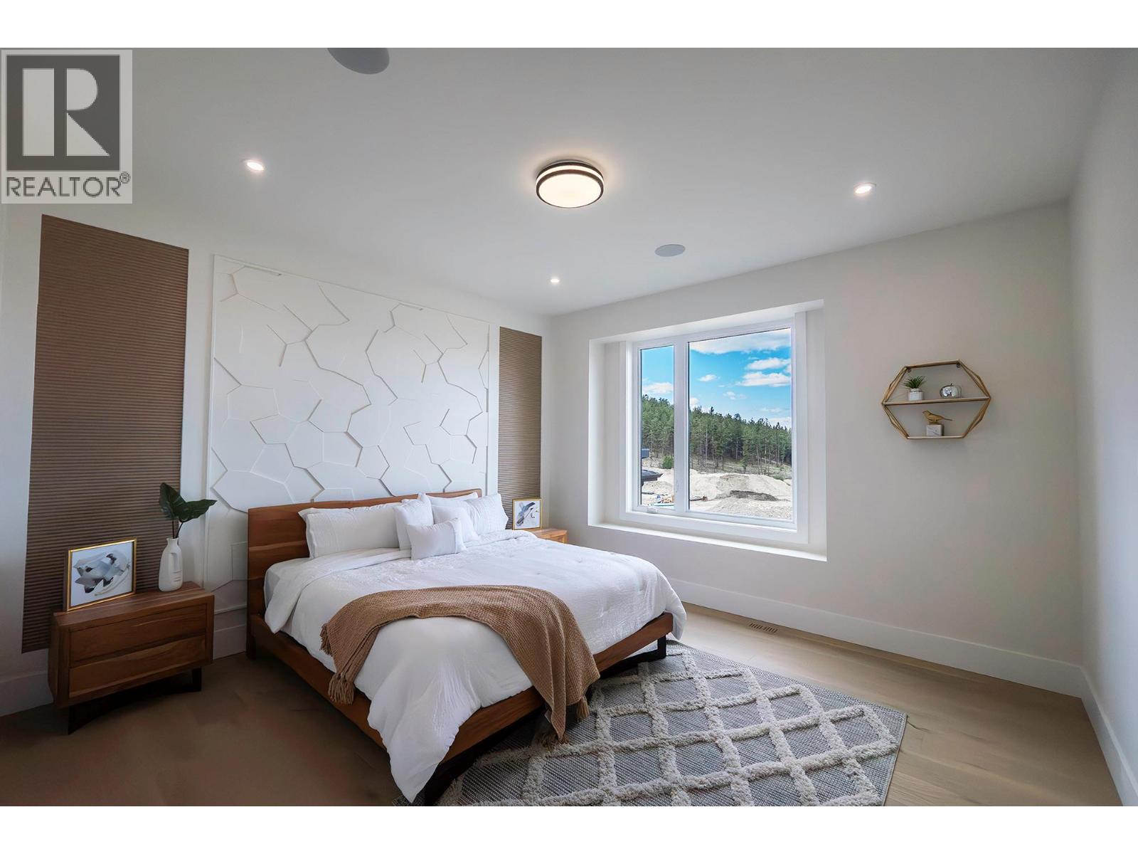 Photo 14 of 718 Carnoustie Drive, Kelowna BC