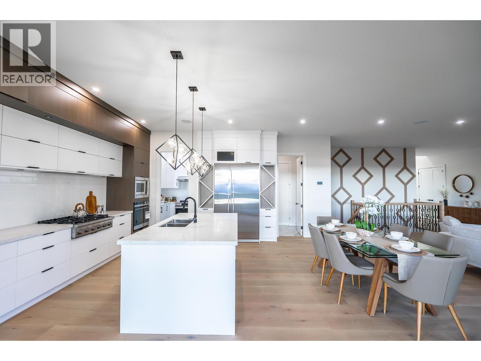 Photo 8 of 718 Carnoustie Drive, Kelowna BC