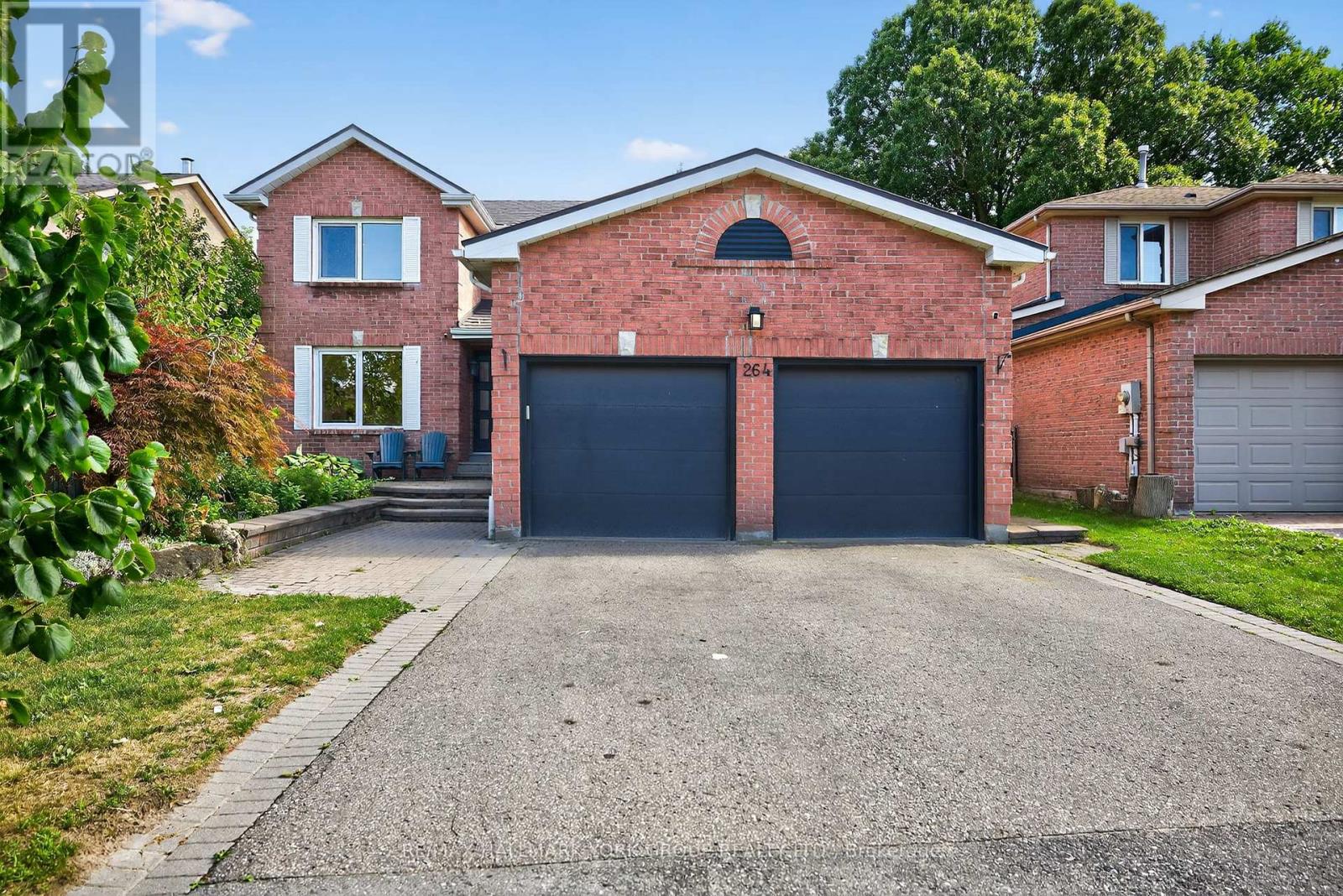 Photo 1 of 264 Mccaffrey Road, Newmarket ON