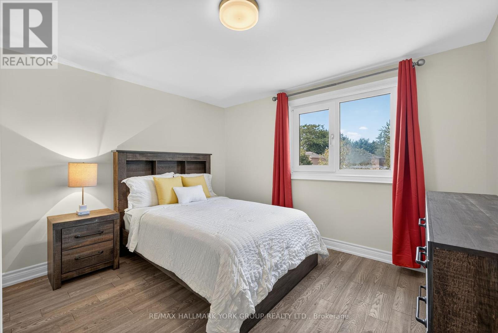 Photo 15 of 264 Mccaffrey Road, Newmarket ON