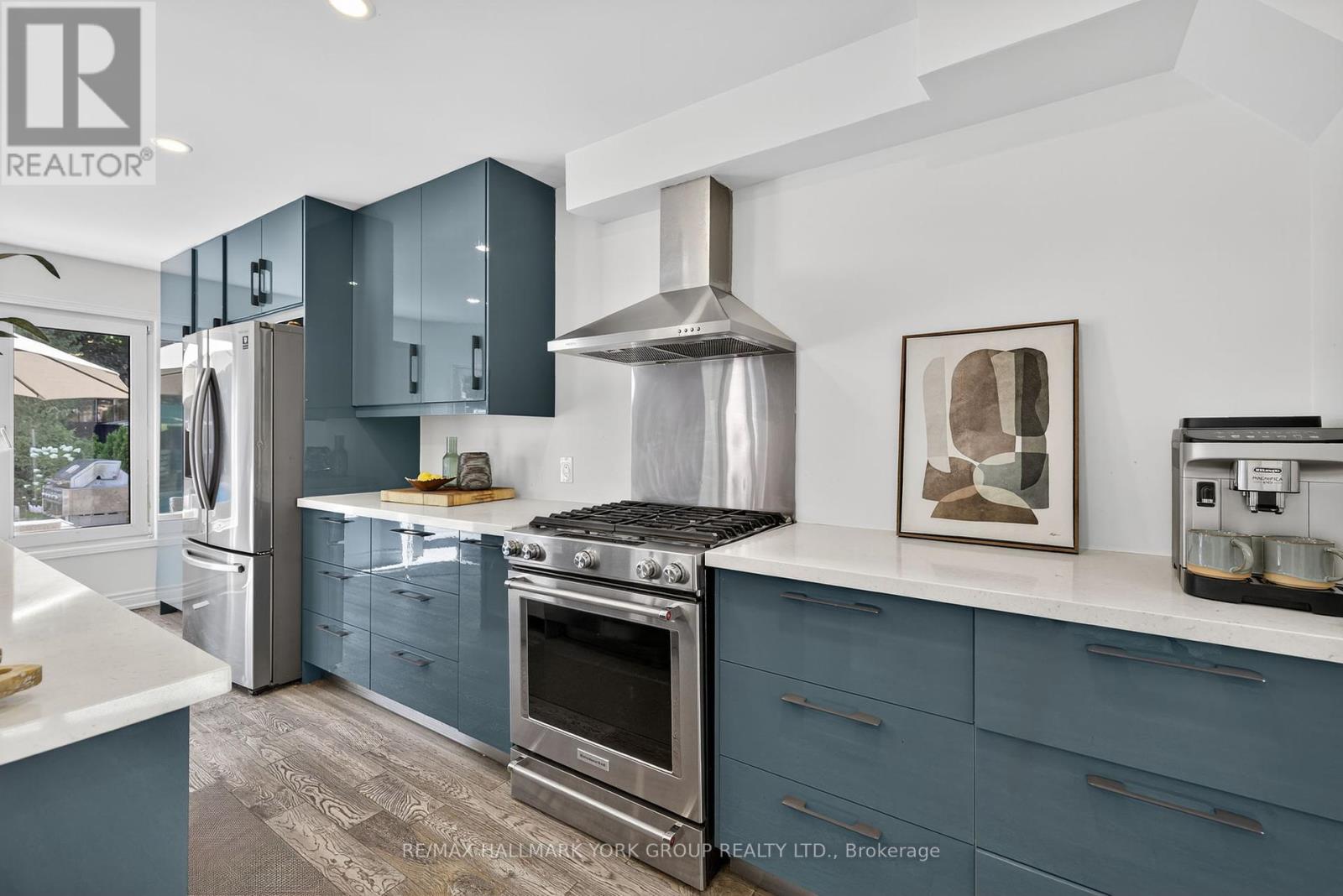 Photo 4 of 264 Mccaffrey Road, Newmarket ON