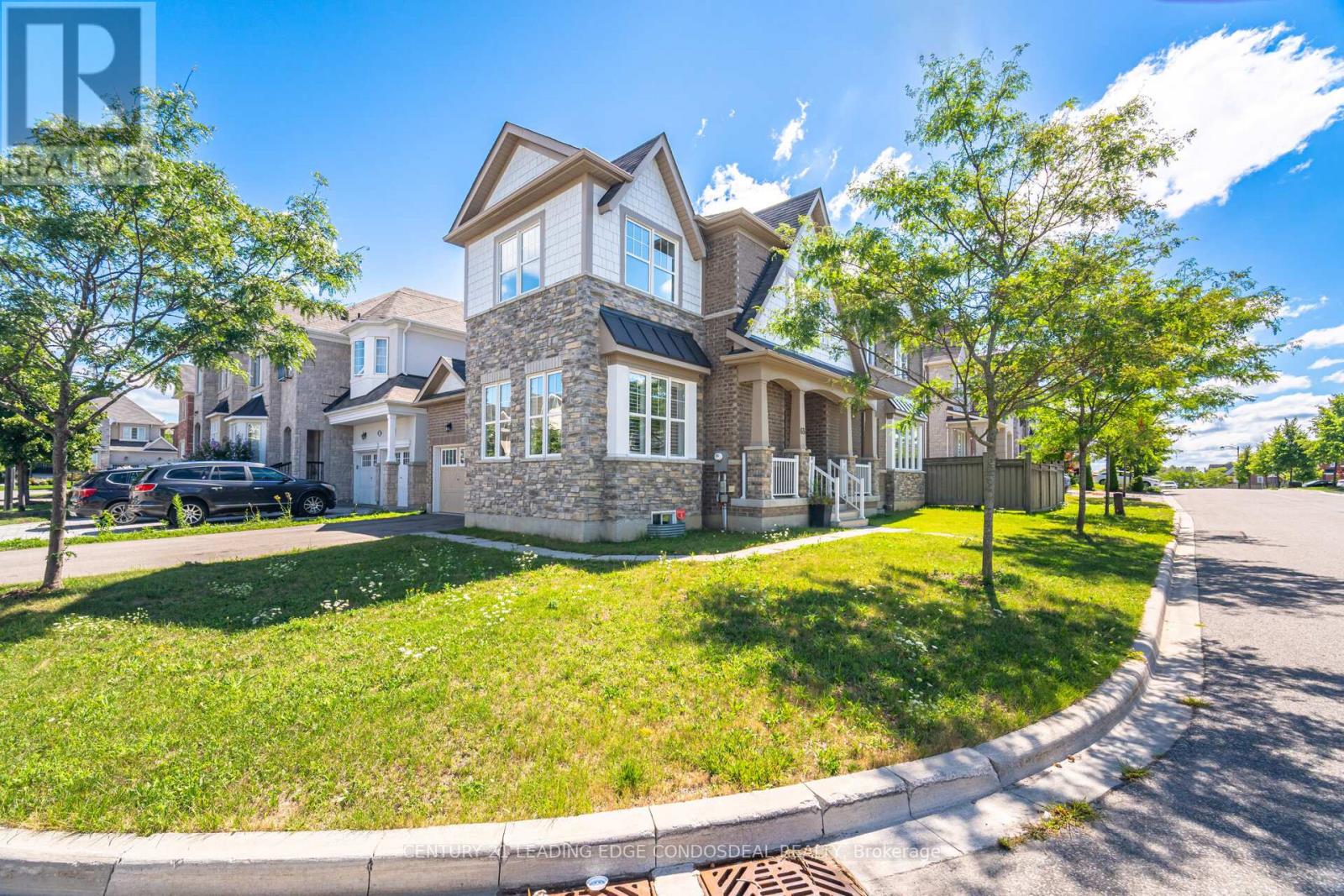 Photo 1 of 65 Novan Crescent, Aurora ON
