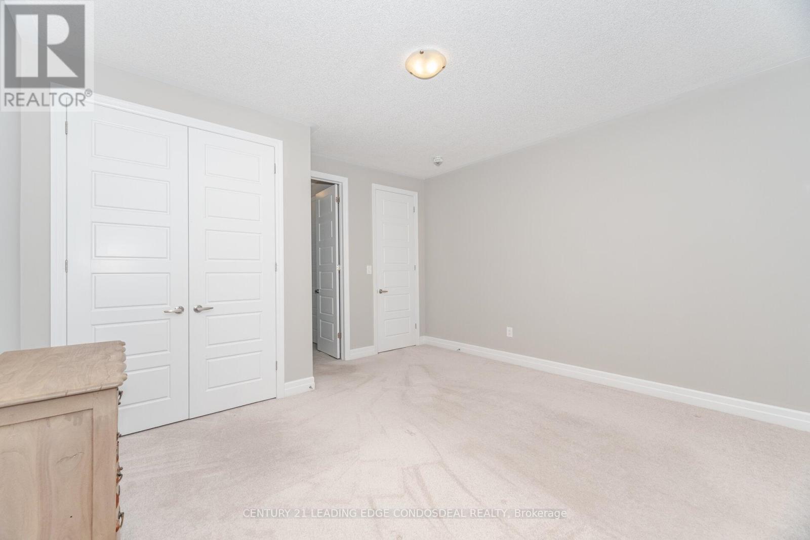 Photo 44 of 65 Novan Crescent, Aurora ON