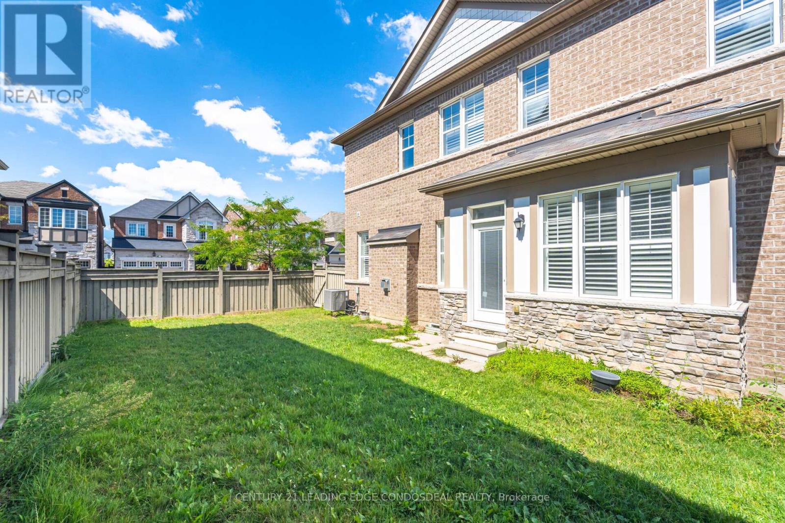 Photo 48 of 65 Novan Crescent, Aurora ON