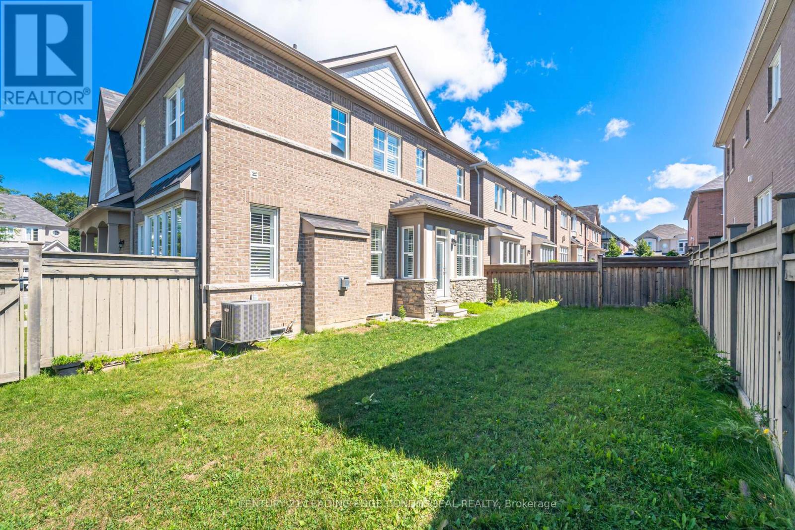 Photo 50 of 65 Novan Crescent, Aurora ON