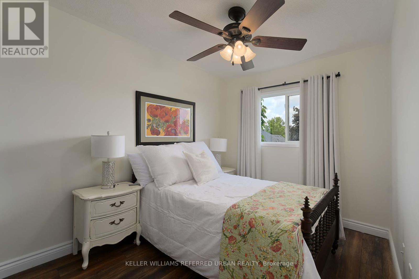 Photo 16 of 54 Mugford Road, Aurora ON