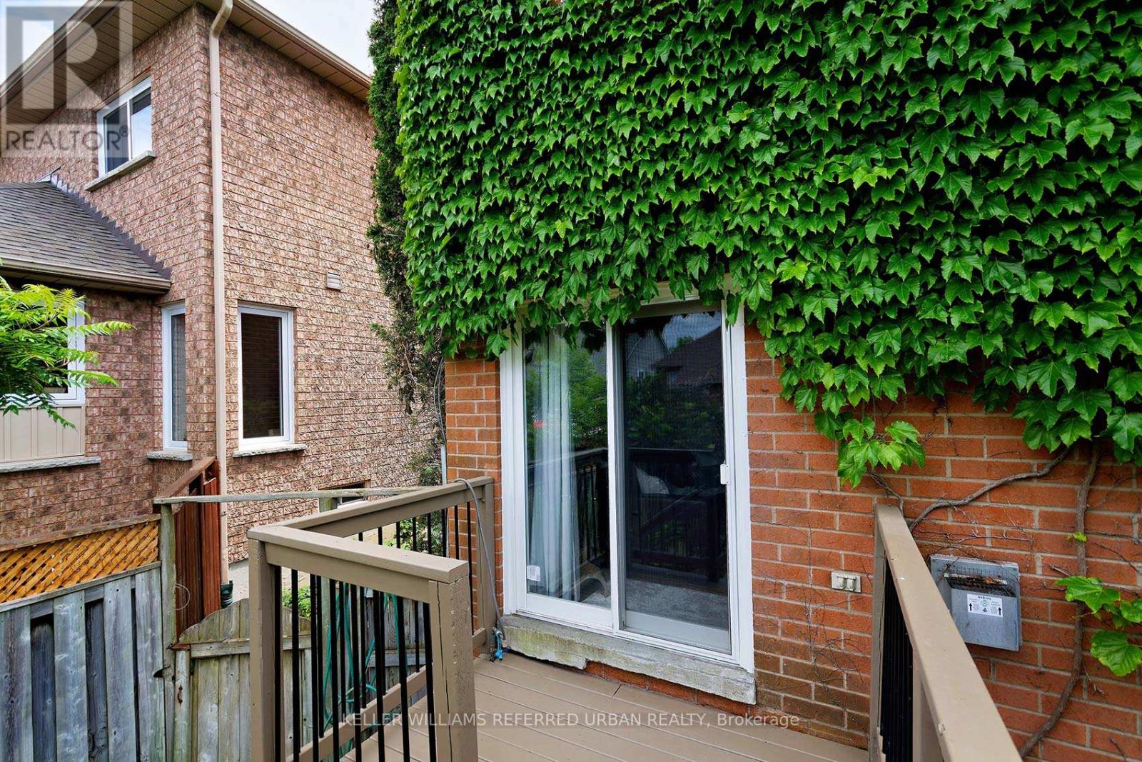 Photo 23 of 54 Mugford Road, Aurora ON
