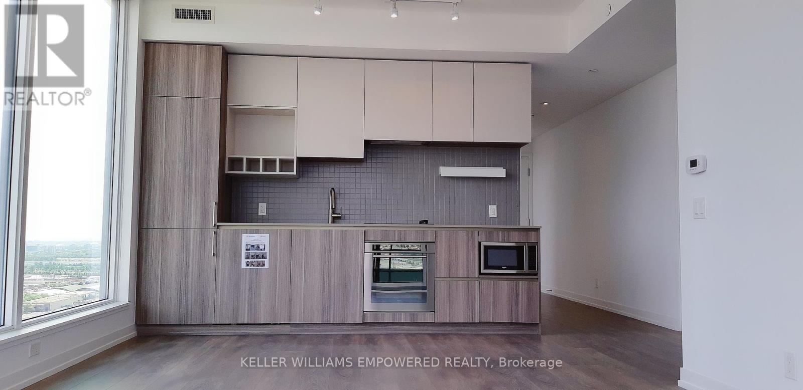 Photo 6 of 3202 898 Portage Parkway, Vaughan ON