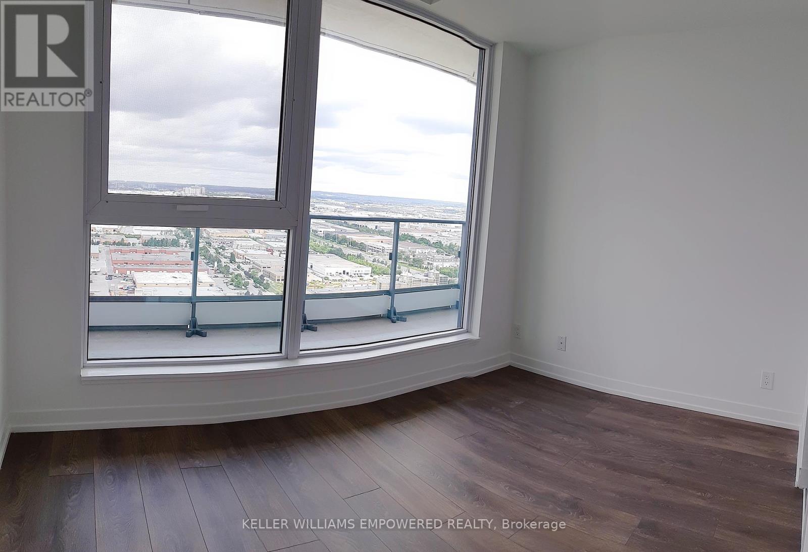 Photo 8 of 3202 898 Portage Parkway, Vaughan ON
