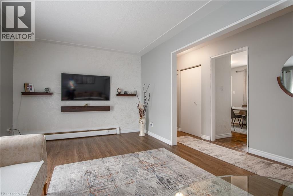 Photo 14 of 39 Secord Avenue, Kitchener ON
