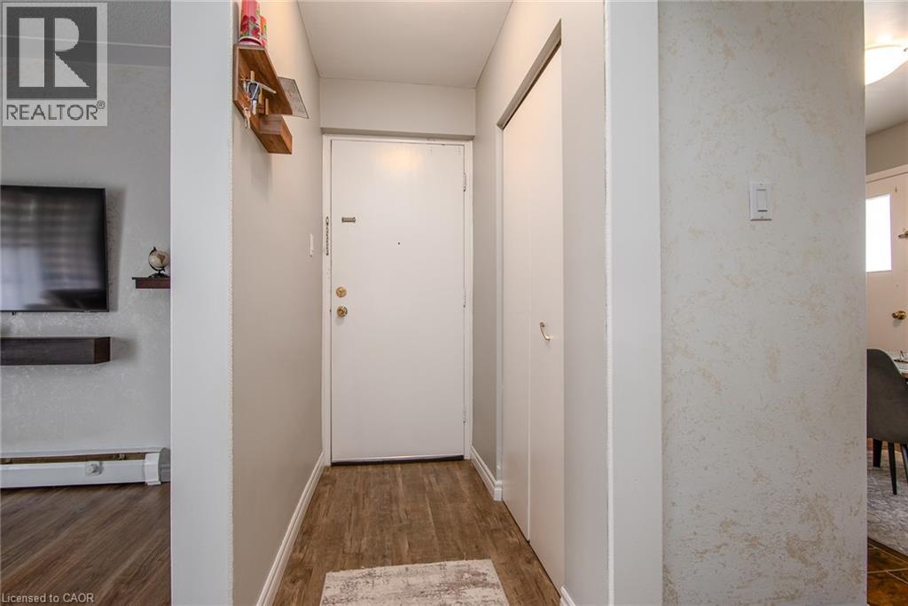 Photo 17 of 39 Secord Avenue, Kitchener ON