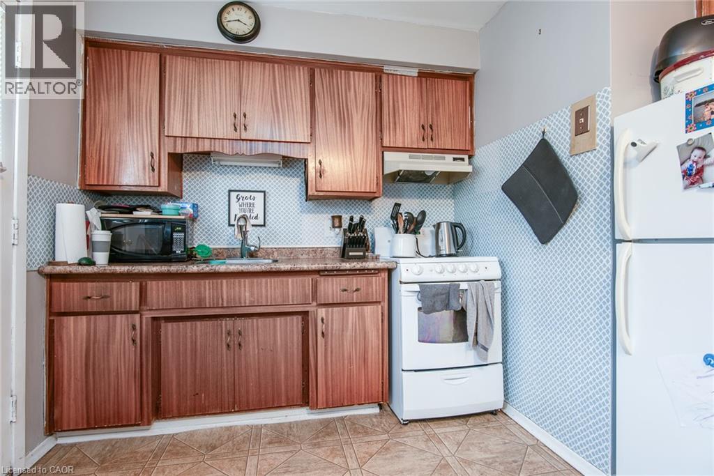 Photo 32 of 39 Secord Avenue, Kitchener ON