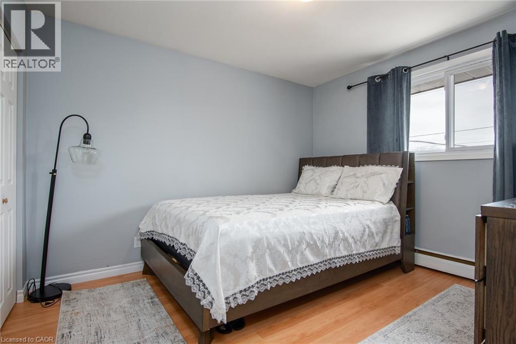 Photo 24 of 39 Secord Avenue, Kitchener ON