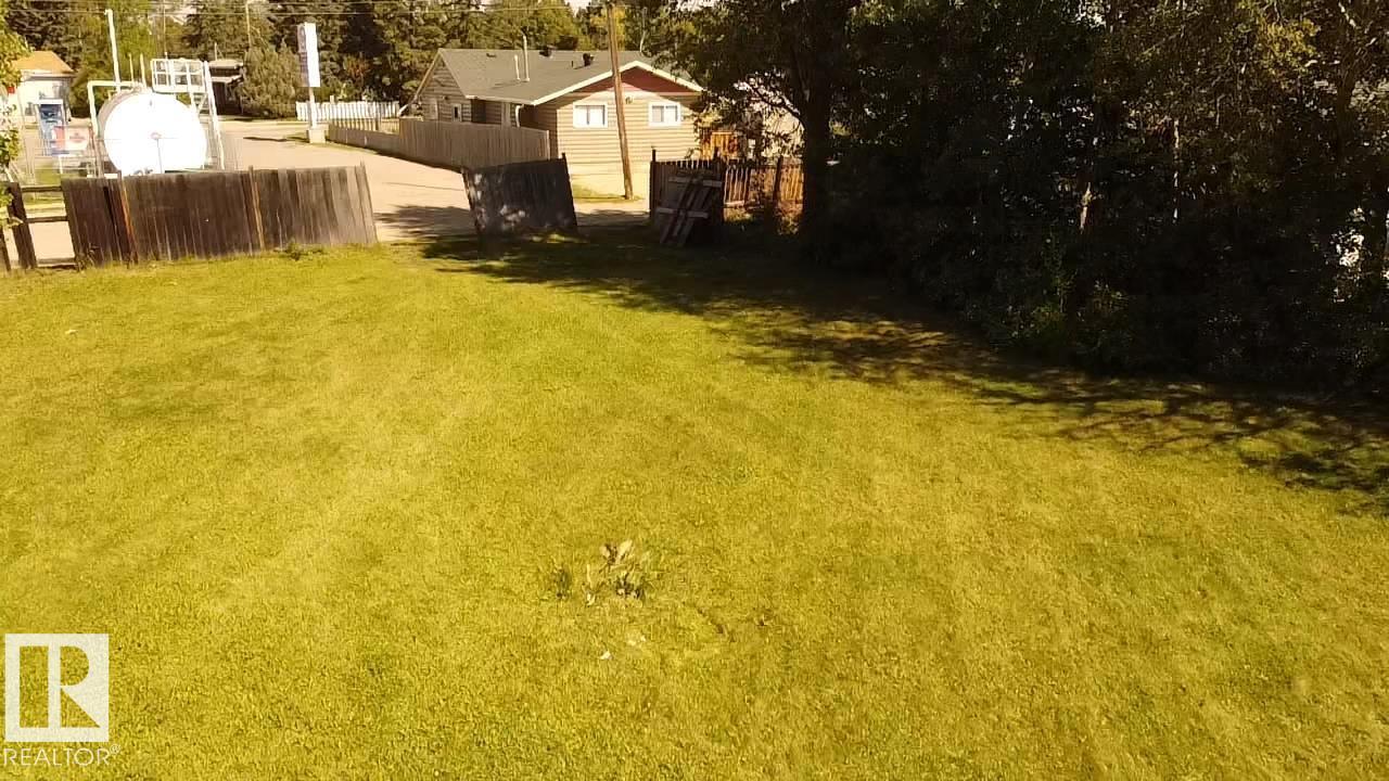 Photo 9 of 4719 48 St, Rural Lac Ste Anne County AB