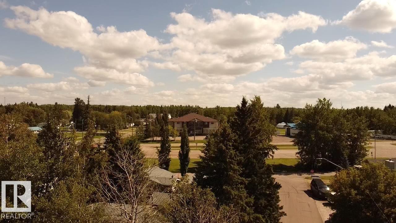 Photo 12 of 4719 48 St, Rural Lac Ste Anne County AB