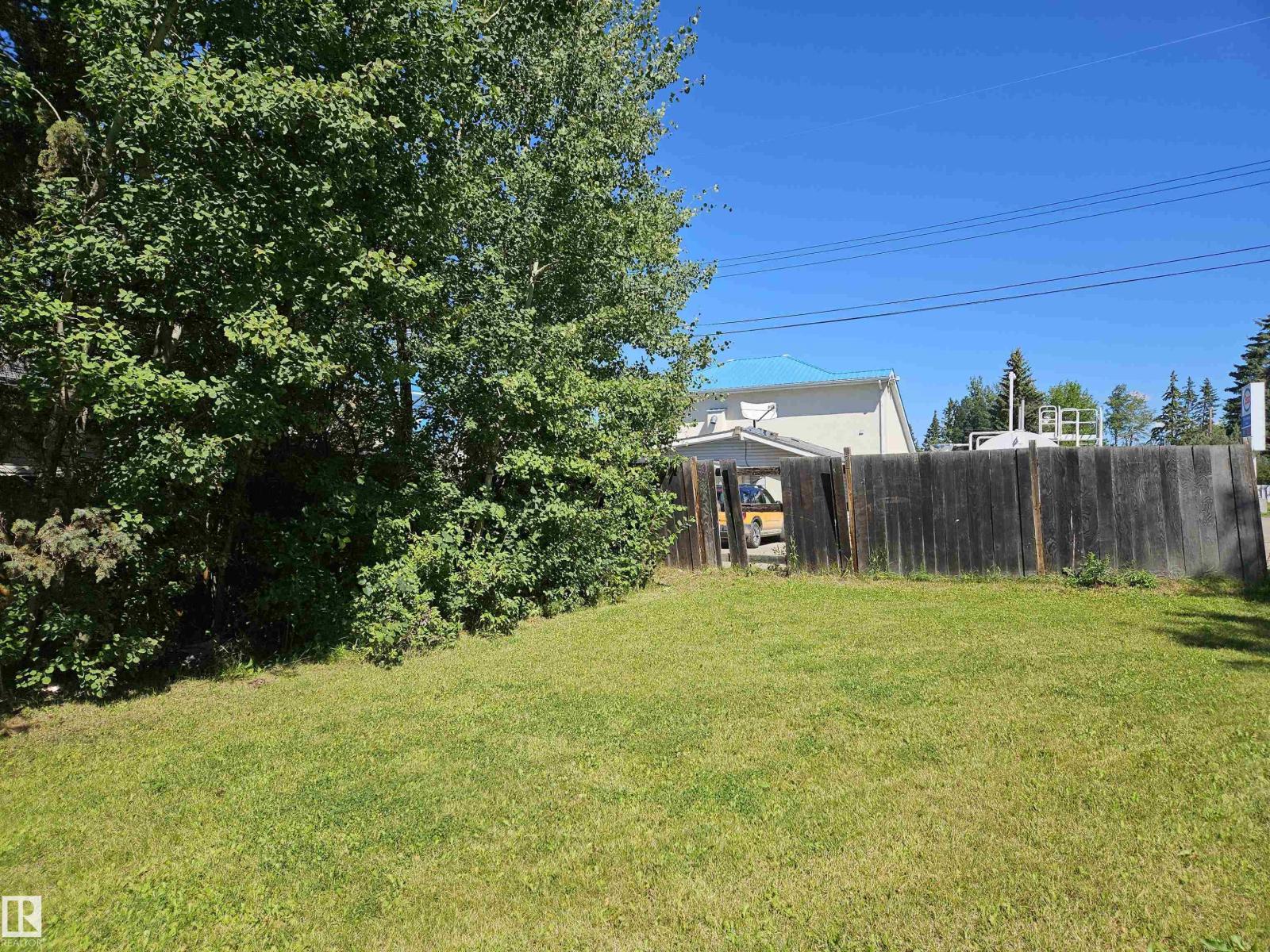 Photo 3 of 4719 48 St, Rural Lac Ste Anne County AB