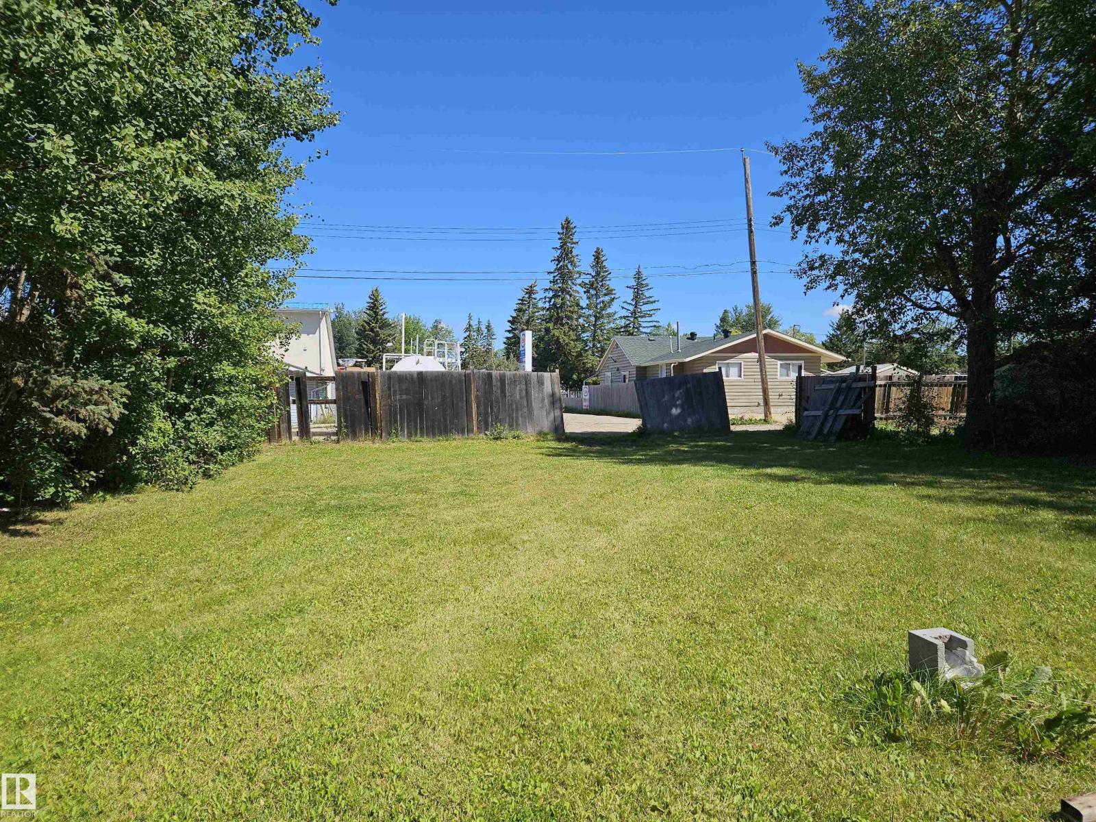 Photo 2 of 4719 48 St, Rural Lac Ste Anne County AB