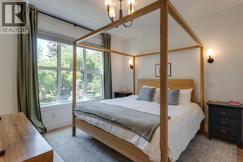 Single Family House for Sale in   Street NW Parkdale Calgary 