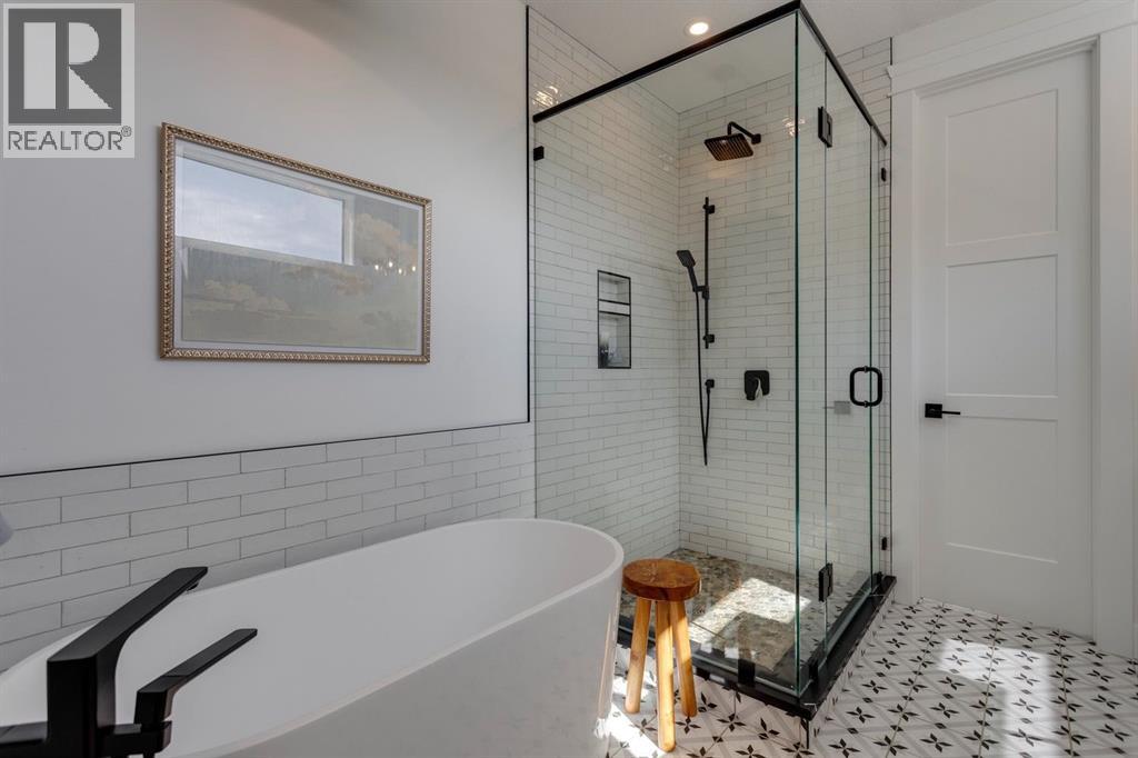 Single Family House for Sale in   Street NW Parkdale Calgary 