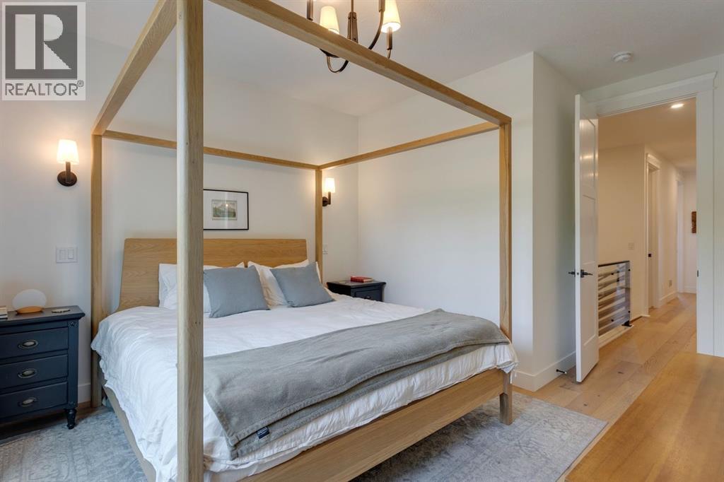 Single Family House for Sale in   Street NW Parkdale Calgary 