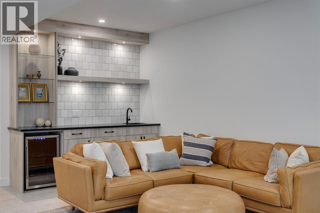 Single Family House for Sale in   Street NW Parkdale Calgary 