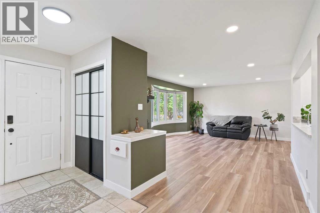 Photo 5 of 9940 Wilde Road Se, Calgary AB