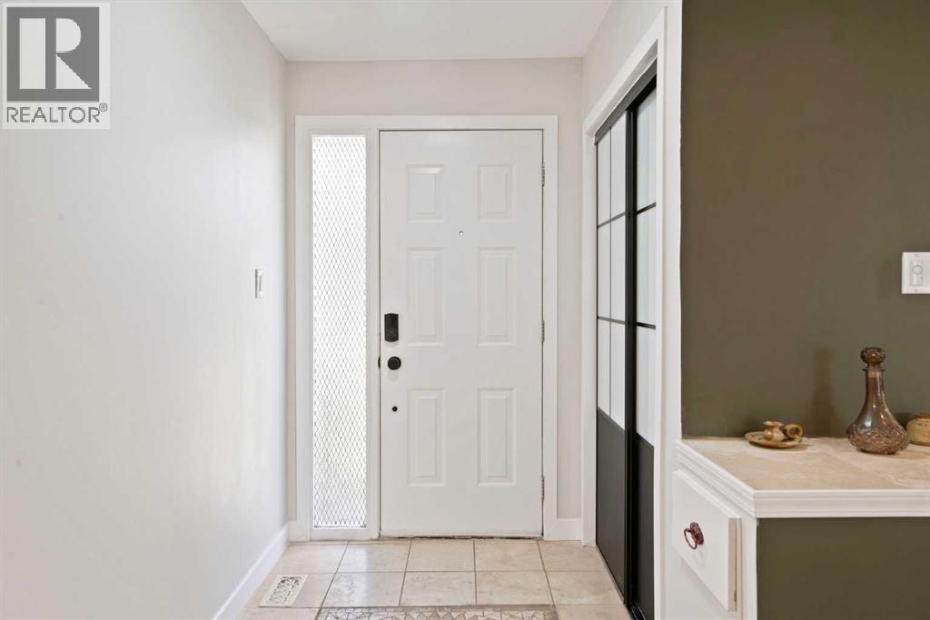 Photo 4 of 9940 Wilde Road Se, Calgary AB