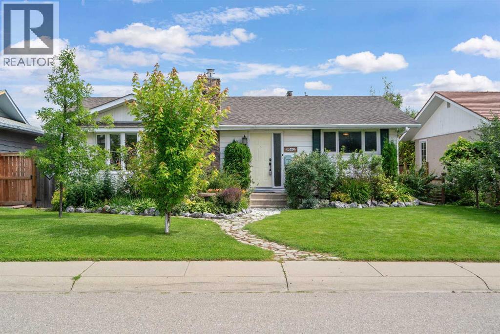 Photo 3 of 9940 Wilde Road Se, Calgary AB
