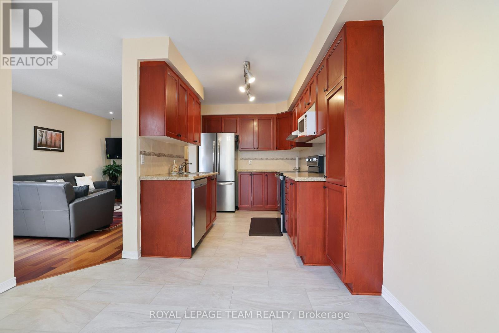 Photo 18 of 144 Deercroft Avenue, Ottawa ON