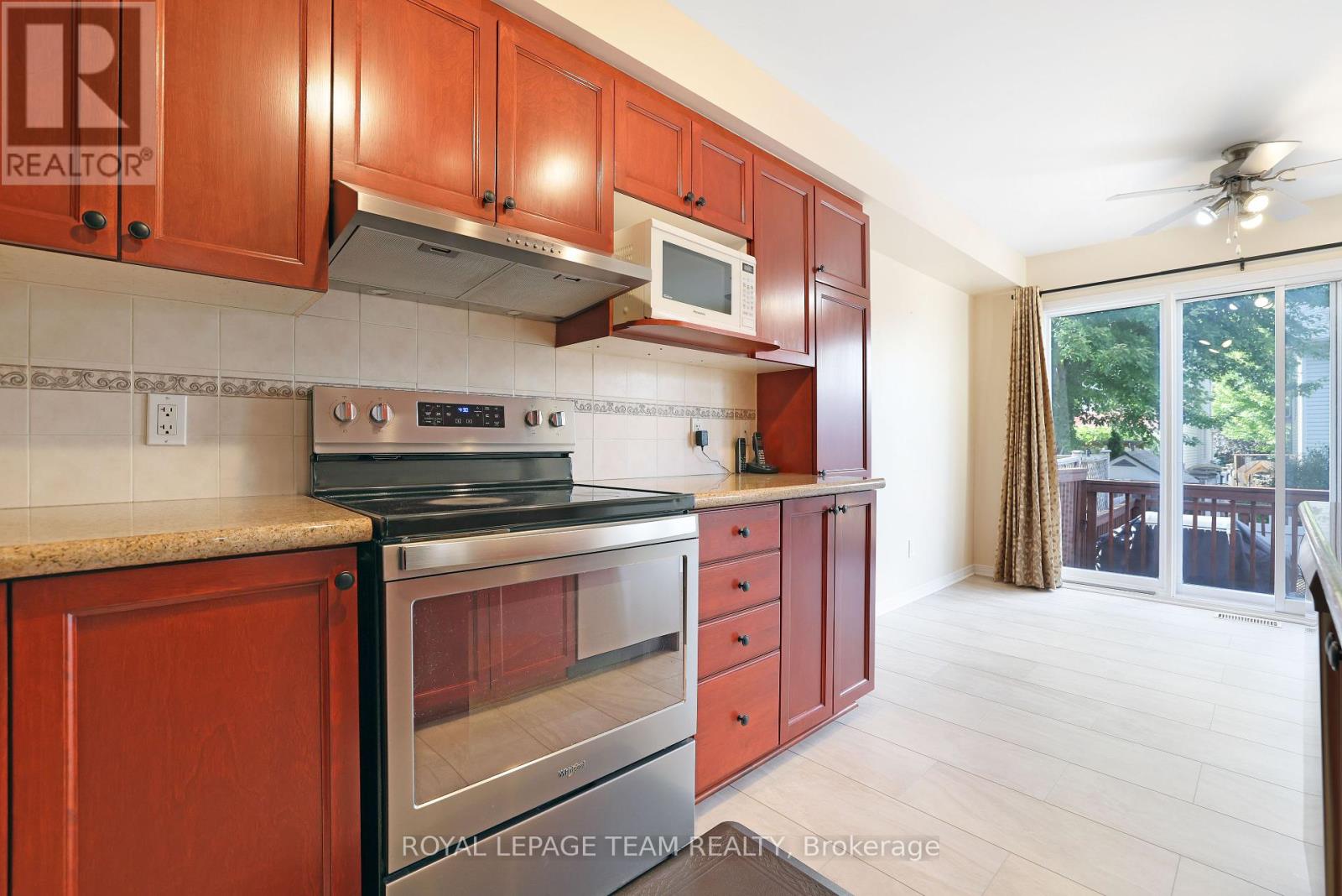 Photo 22 of 144 Deercroft Avenue, Ottawa ON
